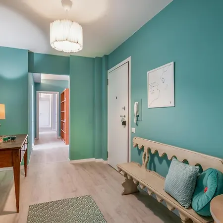 Family & Friends With Shared Bathroom Apartmán