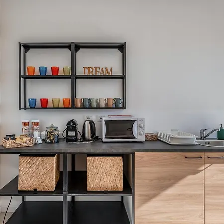 Apartment Family & Friends With Shared Bathroom *